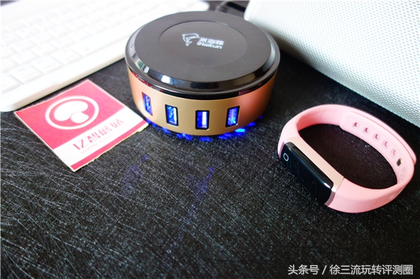 有了米海豚至尊系列无线充电器U405从此手机充电进入无线时代