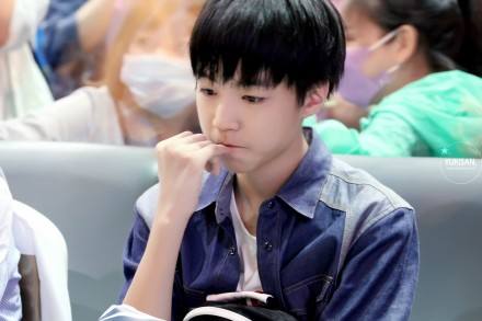 牙齿前突嘴巴闭不紧面相,牙齿前凸不整牙怎么办