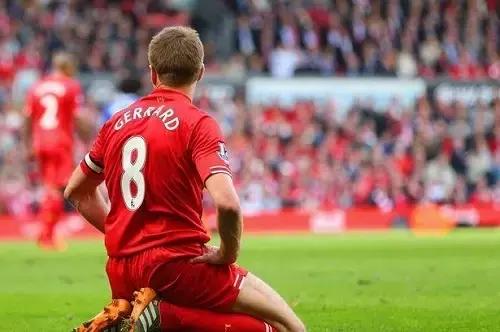 英超为什么比足球联赛好看,足球一秒钟从天堂到地狱英超