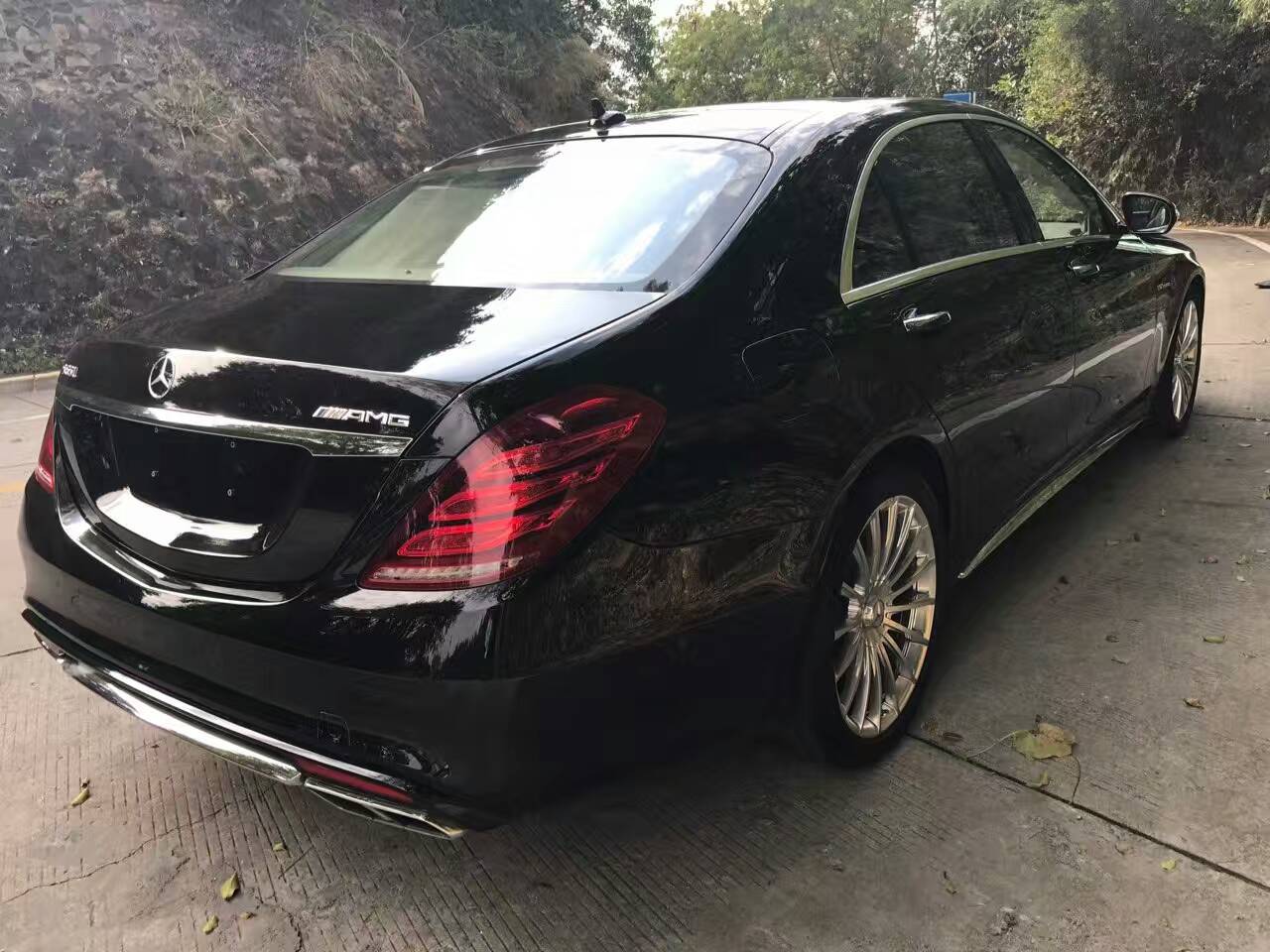 西装暴徒2020款全新奔驰s63amg,奔驰s65amg典藏版西装暴徒