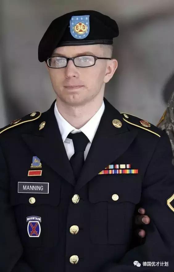 她是世界最牛变性人，*诺斯**登的前辈，奥巴马最后一刻为她发特赦令