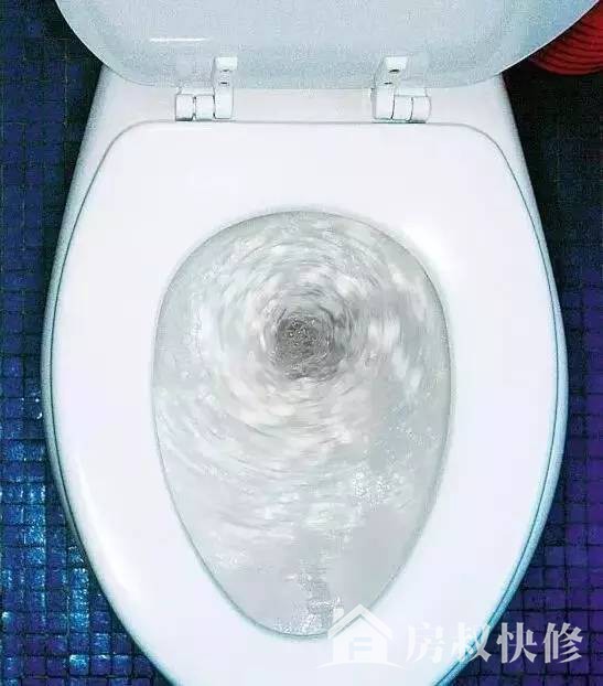 马桶堵了怎么办教你一招轻松搞定,马桶严重堵了怎么办最简单方法