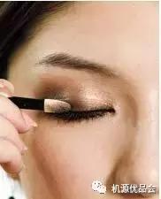 卸眼妆的正确方法和步骤,眼部彩妆怎么卸眼妆