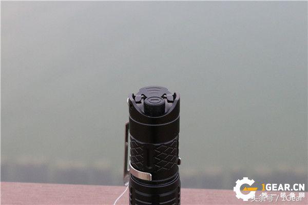 全球领先的高端照明品牌,防身专家,凯瑞兹XT1C测试