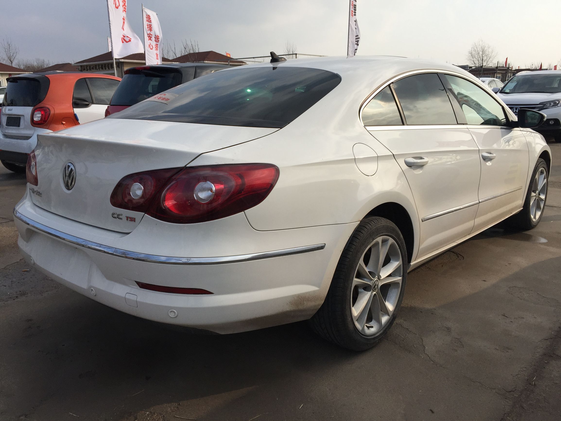 大众cc对比,18君威和18cc哪个更值得买