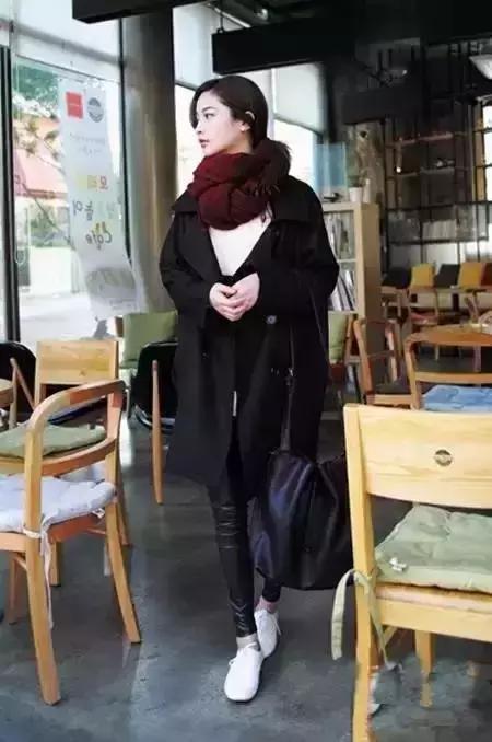 穿衣颜色搭配口诀顺口溜,服装穿衣搭配技巧大全