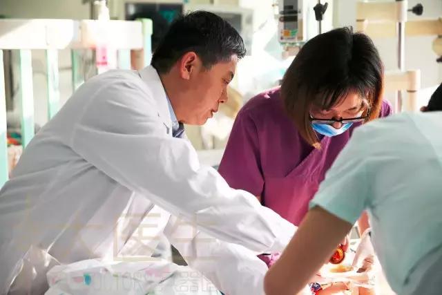 让大夫回归真正的人,医学的“砝码”,谁来掌控