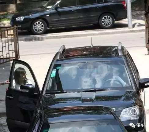 张涵予疯狂飙车 (张涵予驾驶舱视频)