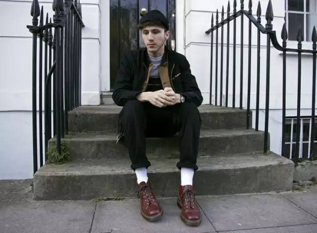 每个人都该有一双马丁靴,每个人都有一双马丁靴