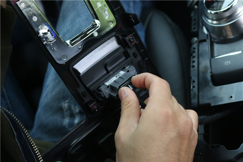 17款新蒙迪欧改畅影12.1寸2G运行+64G储存升级版导航