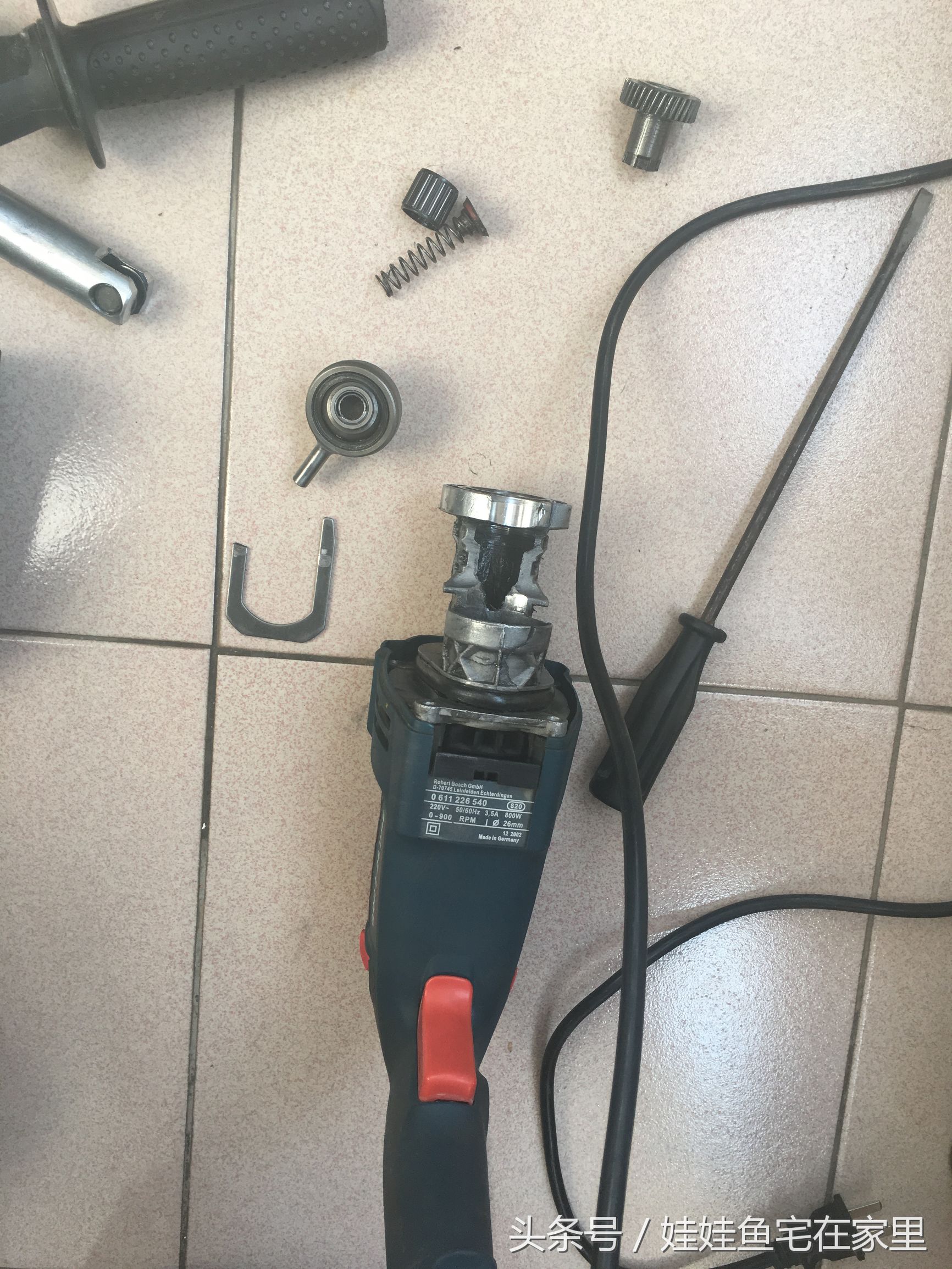 高仿博世轻型电锤全部拆解视频,正品博世电锤28d与高仿区别图片