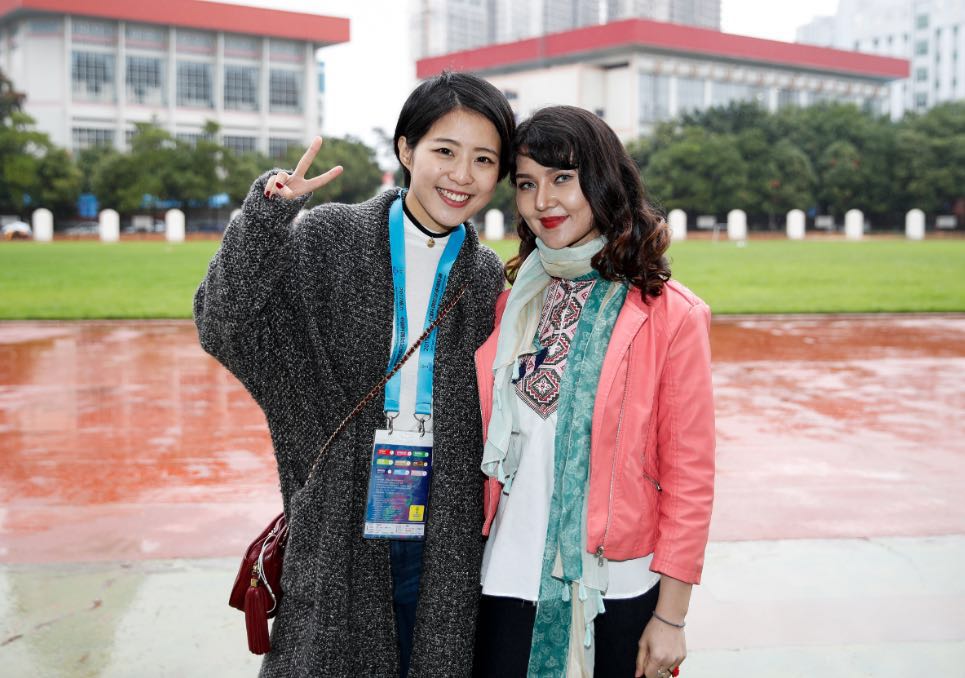 中国足球联赛足球宝贝演出,中国足球比赛助威视频