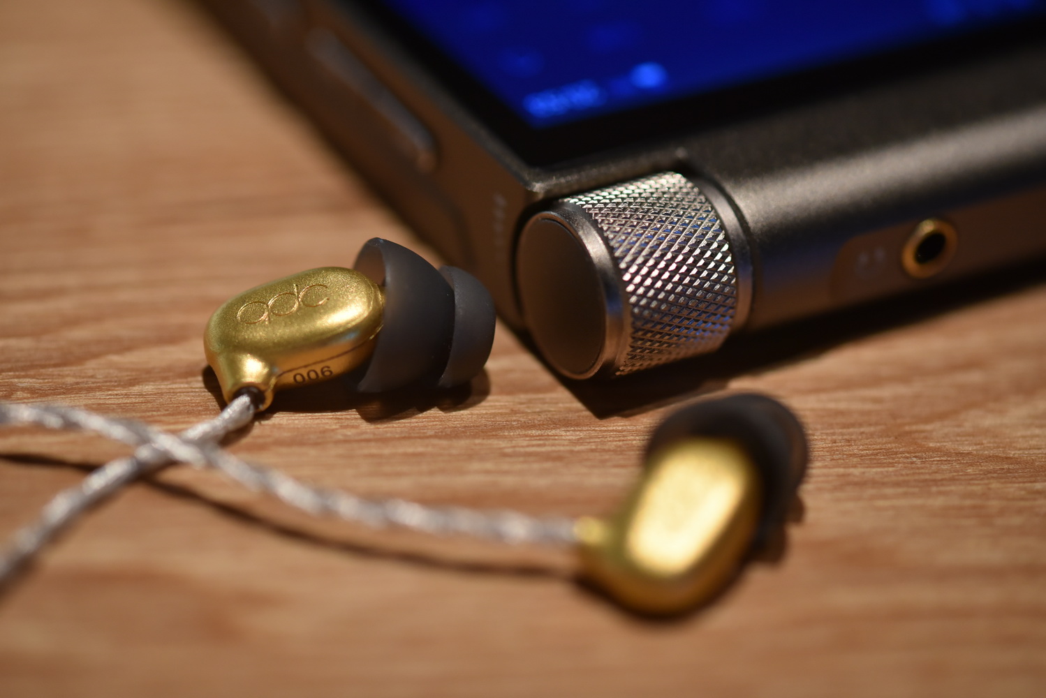 十周年纪念款耳机,周年纪念金饰品