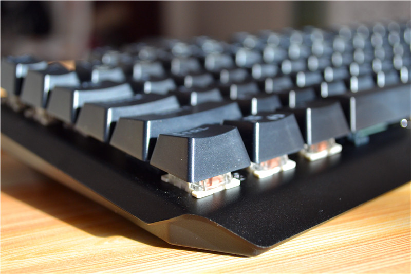发光机械键盘推荐,机械键盘一定要买品牌的吗