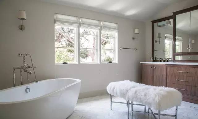 卫生间有帘子遮挡吗,卫生间窗户自带窗帘