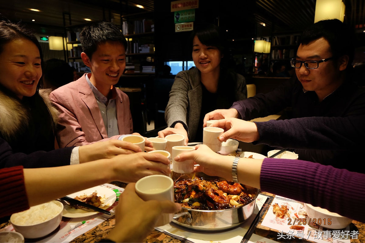 民间故事过年放鞭炮,民间故事过年的传说