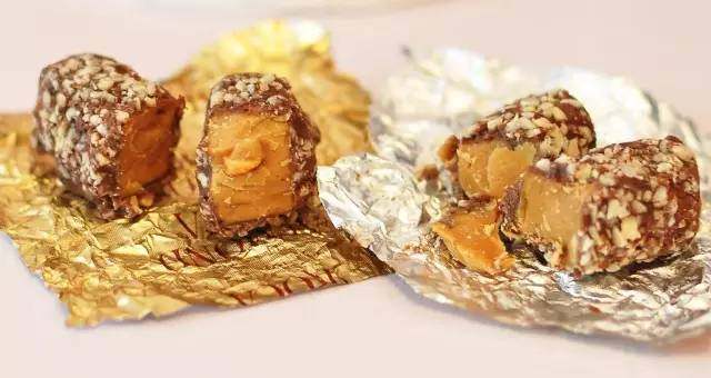 香港新春年货市场红火,这些年货卖爆了购买主力竟是90后