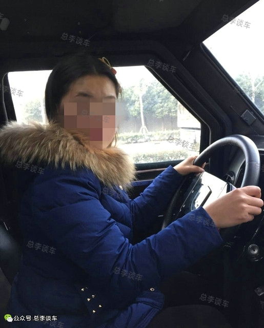 女子开千万防弹车,这车接新娘真霸气,国内罕见婚车