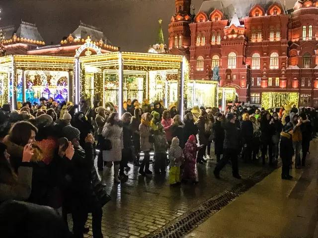 带三个美女自驾中国,自驾房车欧洲之旅