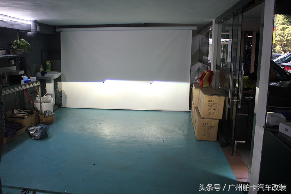 福特翼搏的灯光使用图片,福特翼搏大灯灯光一边高一边低