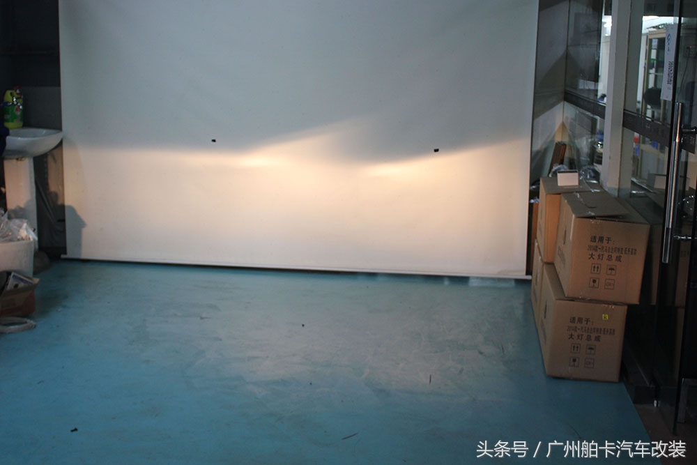 福特翼搏的灯光使用图片,福特翼搏大灯灯光一边高一边低