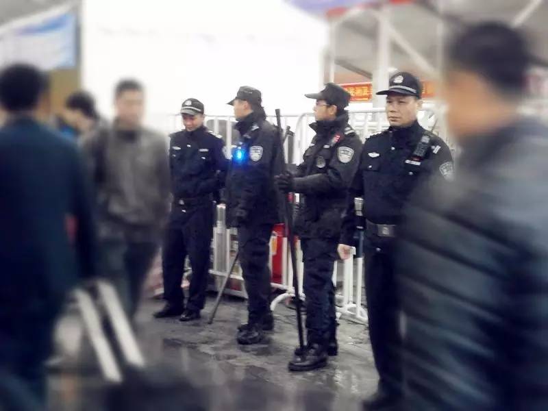 2008年广州火车站春运真实情况,2007年的广州火车站春运视频