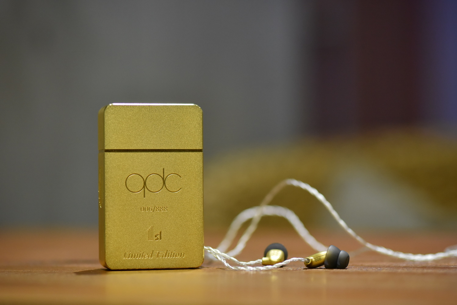 十周年纪念款耳机,周年纪念金饰品