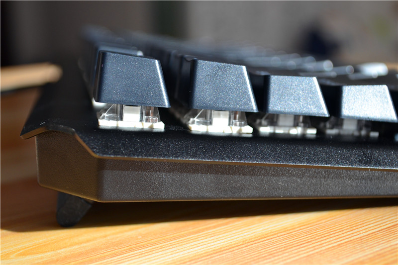 发光机械键盘推荐,机械键盘一定要买品牌的吗