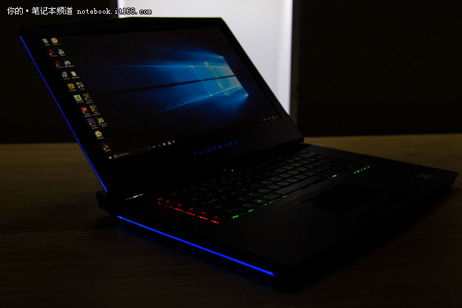 真的只有变“丑”了？简评2016款Alienware15