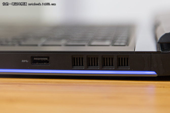 真的只有变“丑”了？简评2016款Alienware15
