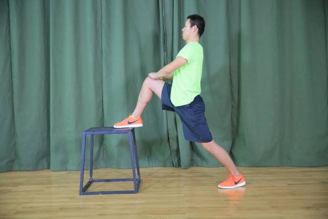 跑后正确拉伸动作教程避免粗腿,如何短跑后拉伸