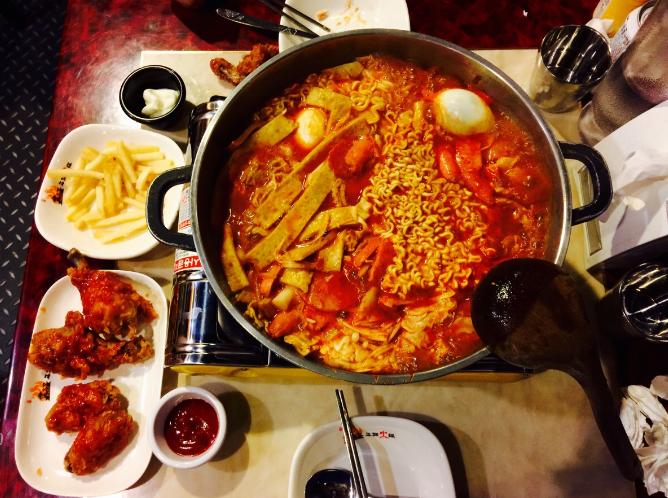 火锅年糕不辣的家常做法,年糕里韩式年糕辣火锅