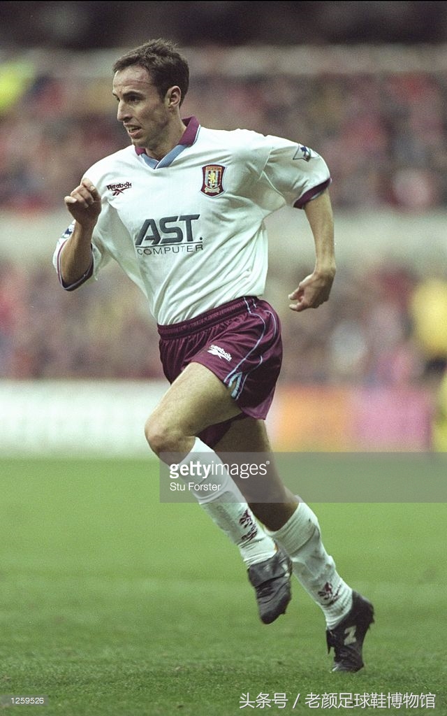 门外汉nb踏入足球市场是自找没趣？其实它也是30年球鞋老司机