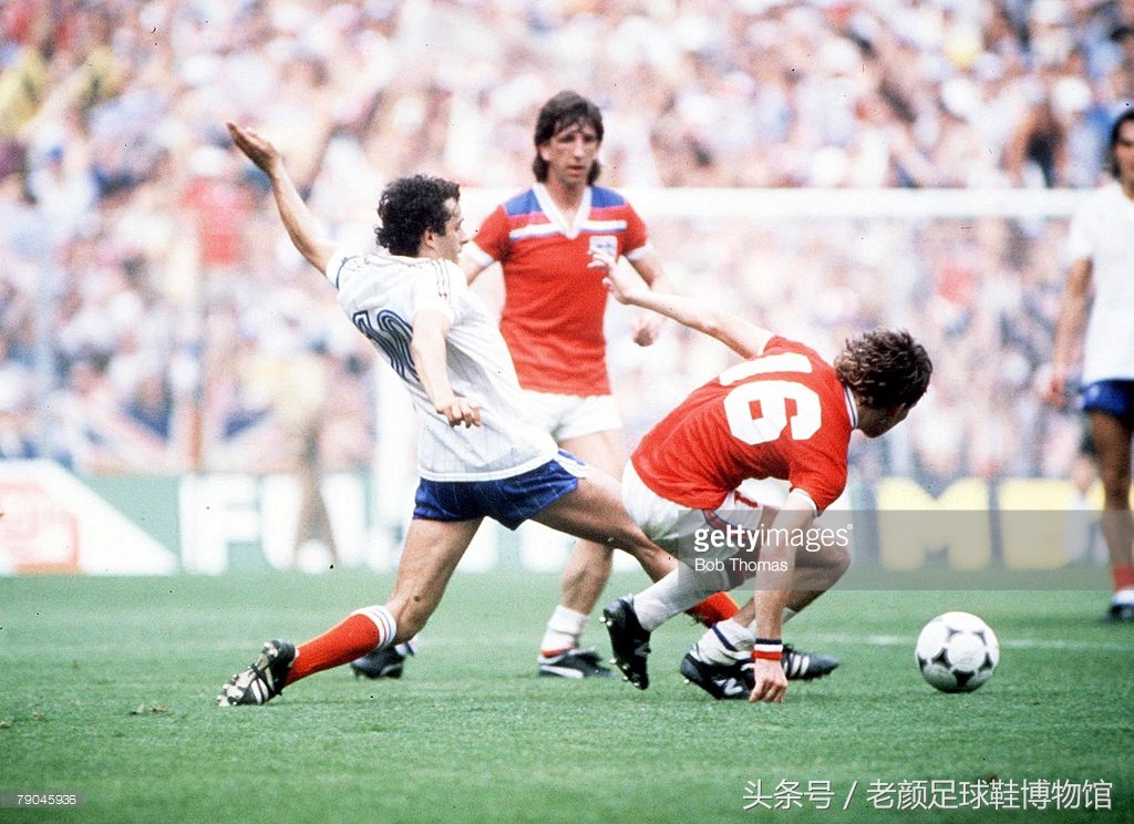 门外汉nb踏入足球市场是自找没趣？其实它也是30年球鞋老司机