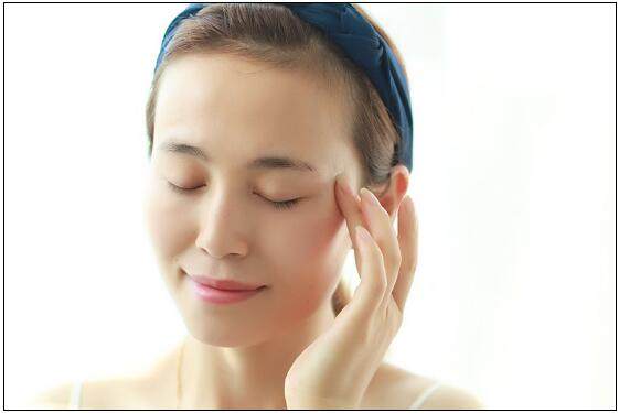 脸上最近一直长脂肪粒怎么办,脸上反反复复长脂肪粒怎么消除