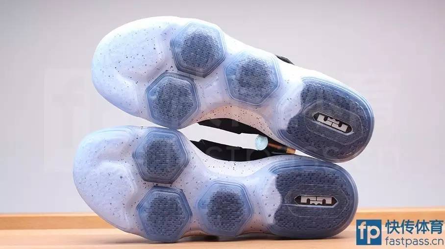 以柔克刚—LEBRONXIV詹姆斯14*开代**箱