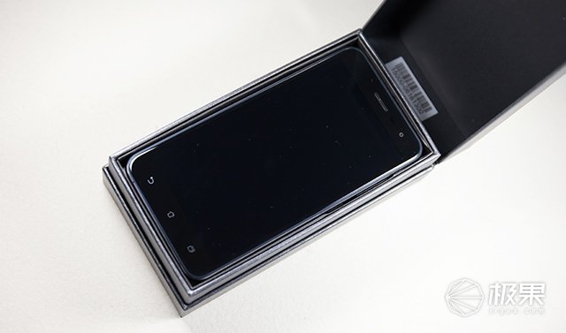 2018款华硕手机怎么样,黑科技颜值机