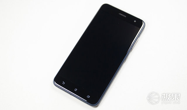 2018款华硕手机怎么样,黑科技颜值机