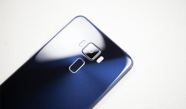 2018款华硕手机怎么样,黑科技颜值机