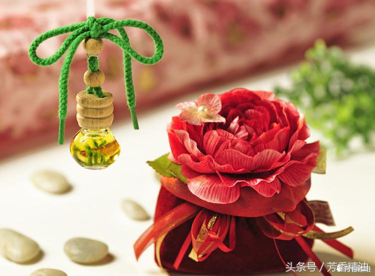 玫瑰精油的神奇功效和用法大全