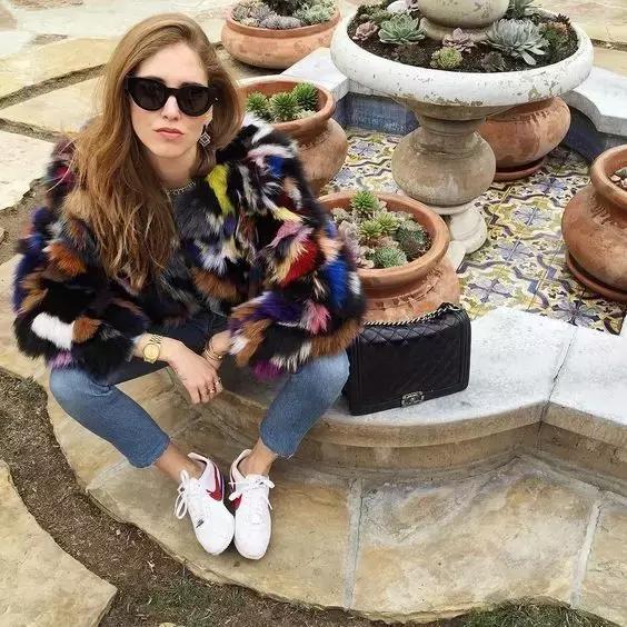 杨幂同款小白鞋阿迪达斯,杨幂小布鞋