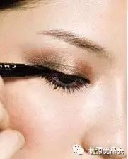 卸眼妆的正确方法和步骤,眼部彩妆怎么卸眼妆