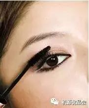 卸眼妆的正确方法和步骤,眼部彩妆怎么卸眼妆