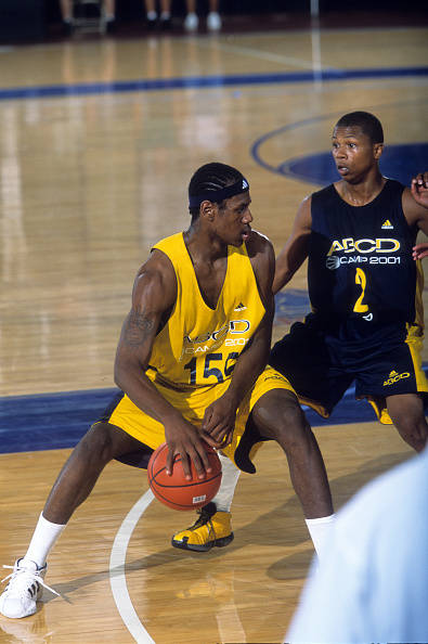 16岁就开始虐框的詹姆斯，那时候发型真的帅爆了