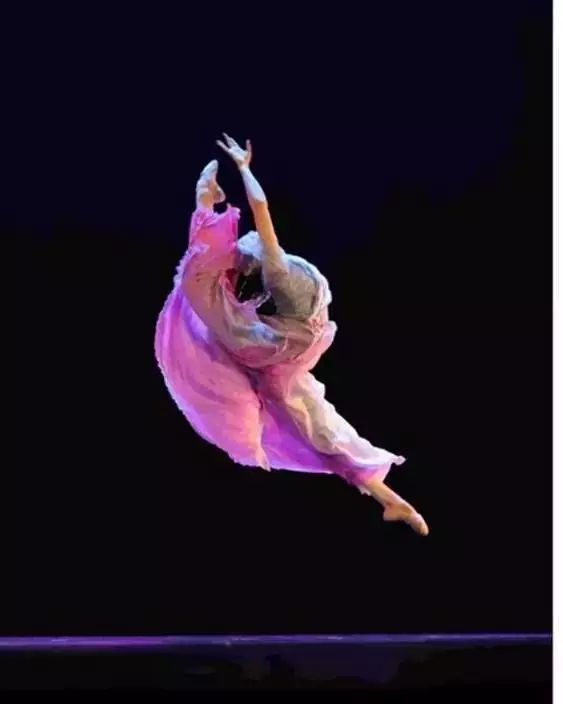 我压腿的时候有根筋特别痛,练舞蹈压腿腿痛怎么办