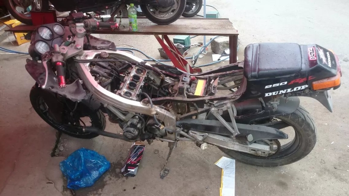 报废CBR250MC17复活