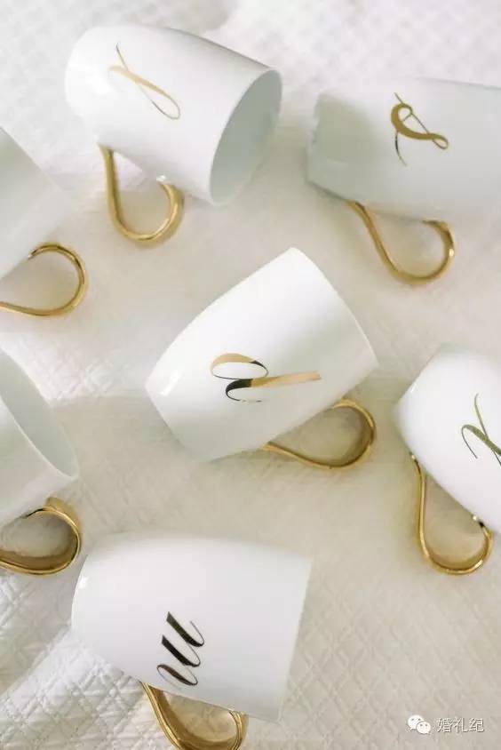 伴娘送新娘什么礼物比较好,结婚应该送朋友点什么礼物最好