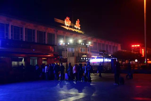 你见过凌晨的西安火车站吗,凌晨的西安火车站是什么样的