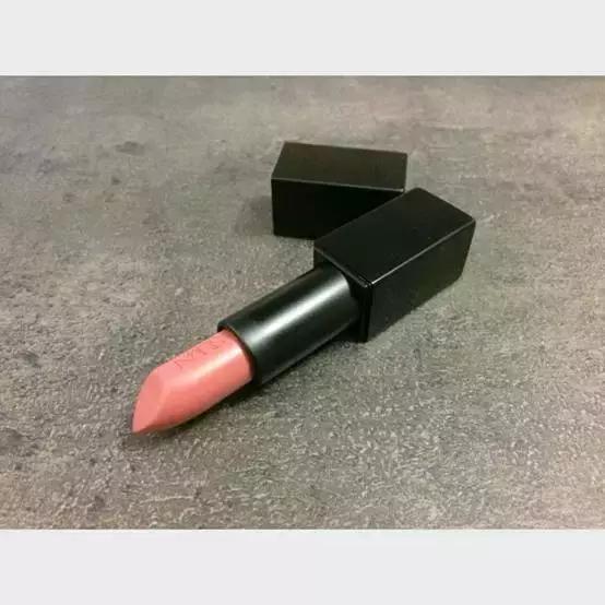 涂什么口红显温柔又持久,涂上这支口红永远嘴角上扬