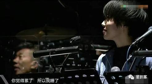 窦靖童孝顺,窦靖童照片被夸有个性